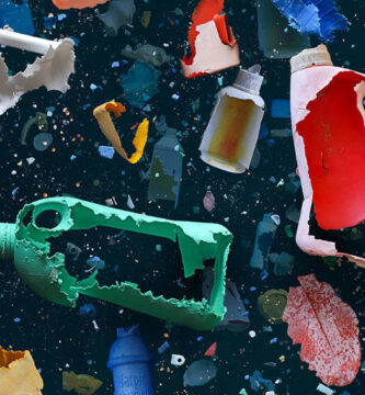 ¿Podrían las bacterias ser la clave para solucionar los dolores de cabeza por el reciclaje de plástico?